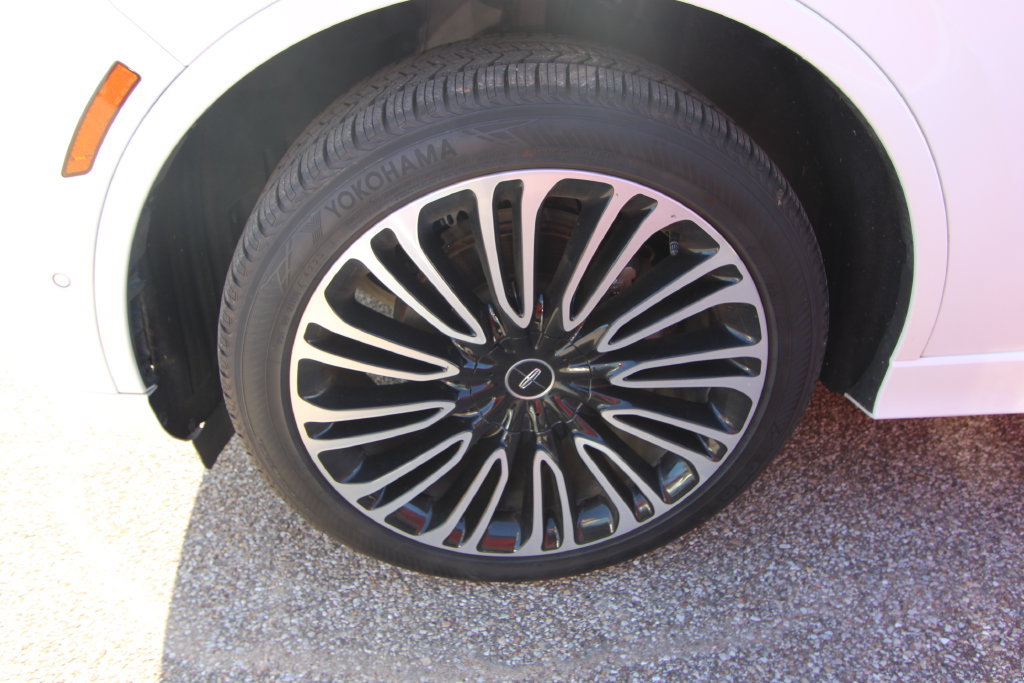 Used 2024 Lincoln Aviator Black Label AWD/4WD image 7