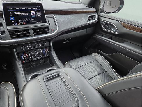 Used 2021 Chevrolet Tahoe Premier w/ Premium Package image 13