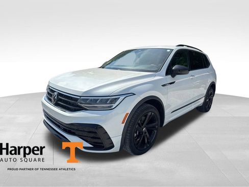 Used 2023 Volkswagen Tiguan SE R-Line FWD image 1