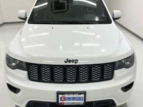 Used 2018 Jeep Grand Cherokee Altitude image 6