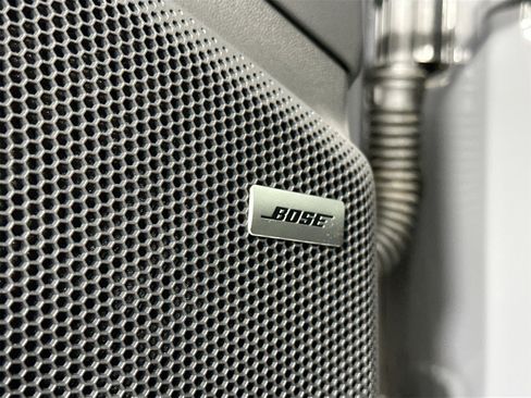 Certified 2025 Porsche Macan 4 Electric image 37