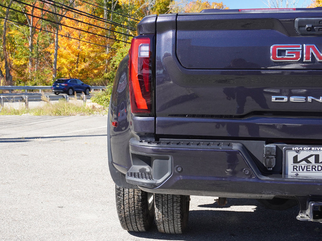 Used 2025 GMC Sierra 3500 Denali w/ Denali Reserve Package AWD/4WD image 19