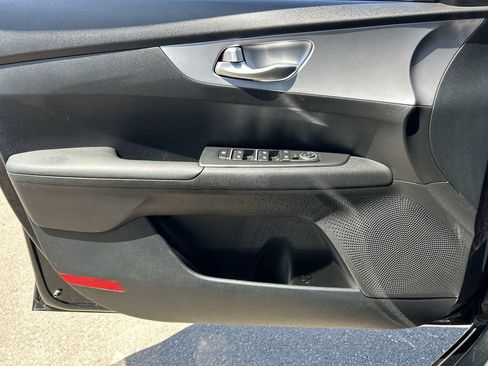 Used 2023 Kia Forte LXS w/ LXS Technology Package FWD image 21