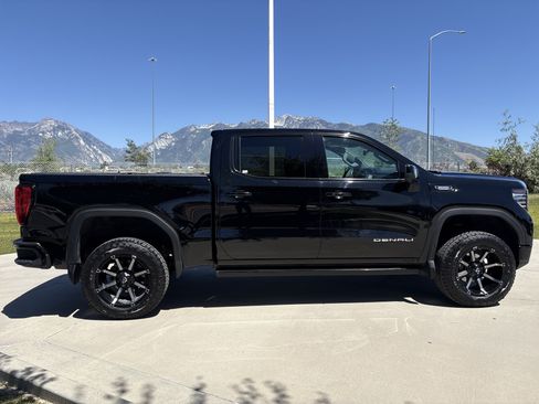 Used 2023 GMC Sierra 1500 Denali w/ Denali Reserve Package AWD/4WD image 11