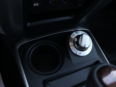 Used 2022 Toyota 4Runner Limited AWD/4WD image 19