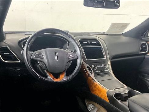 Used 2016 Lincoln MKX Reserve w/ Cargo Utility Package FWD image 3