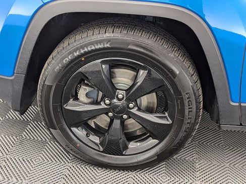 Used 2018 Jeep Cherokee Limited w/ Luxury Group image 15