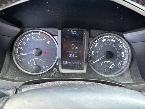 Used 2016 Toyota Tacoma TRD Sport w/ Towing Package RWD image 14