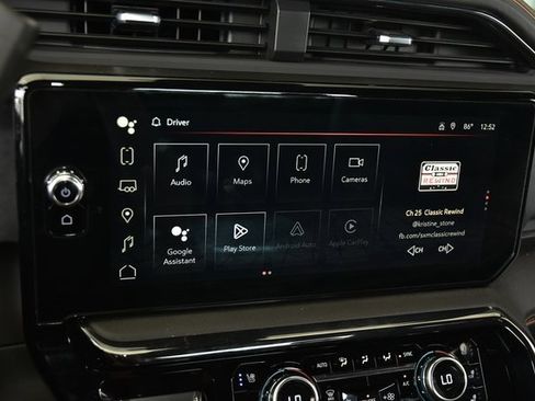 Used 2024 GMC Sierra 2500 AT4 image 46