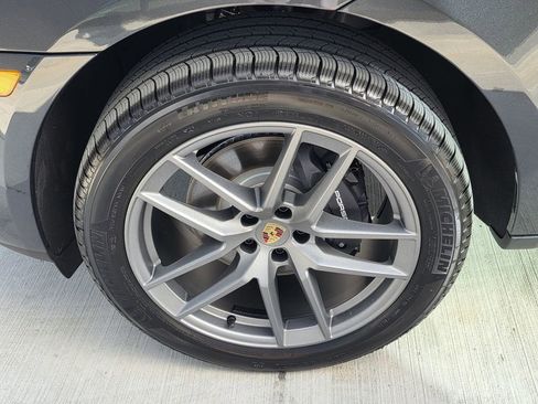 New 2026 Porsche Macan AWD/4WD image 16