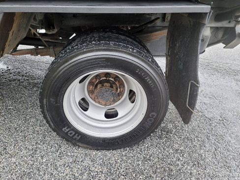 Used 2017 RAM 5500 Tradesman w/ Payload Upgrade Package RWD image 40