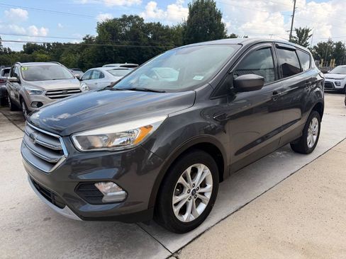 Used 2017 Ford Escape SE AWD/4WD image 16