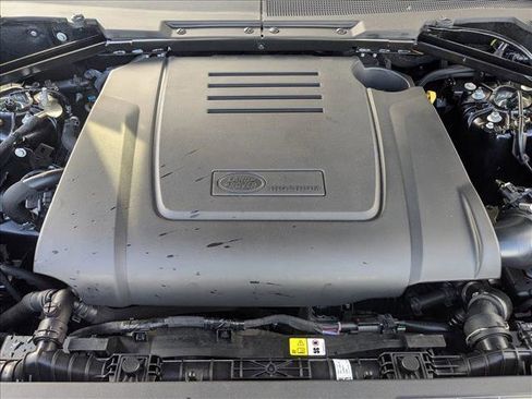 New 2026 Land Rover Defender 110 S image 18