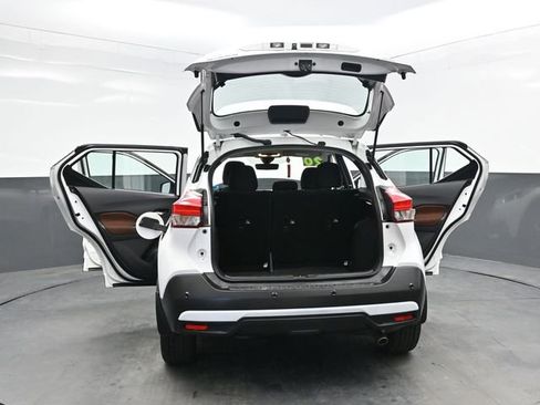 Used 2020 Nissan Kicks SR w/ Exterior Package image 41