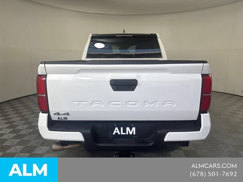 Used 2024 Toyota Tacoma SR5 AWD/4WD image 7