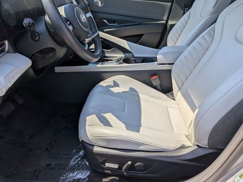 Used 2025 Hyundai Elantra Limited FWD image 25