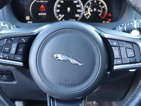Used 2018 Jaguar F-PACE R-Sport image 29