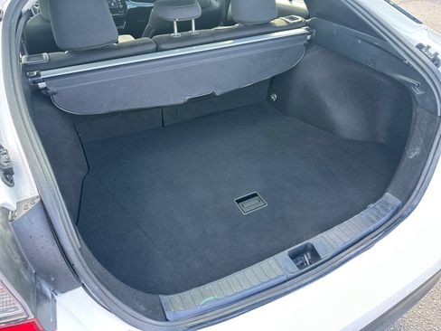 Used 2020 Toyota Prius LE image 25