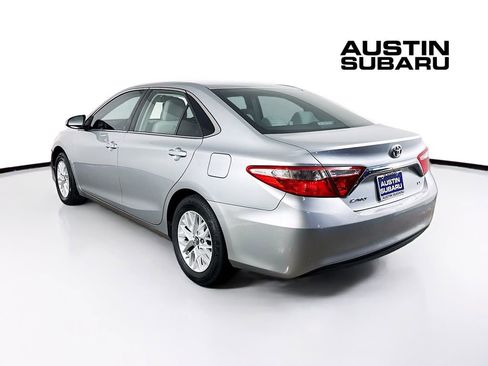 Used 2016 Toyota Camry LE image 5