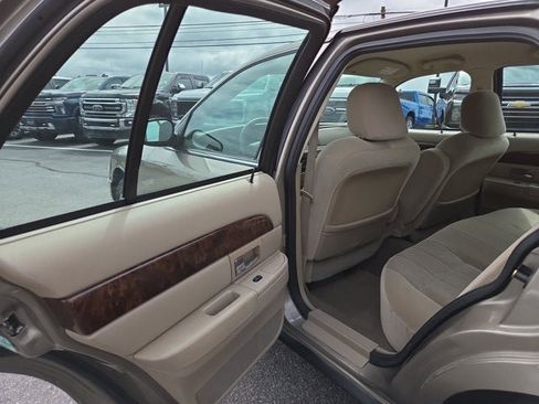 Used 2005 Mercury Grand Marquis GS image 10