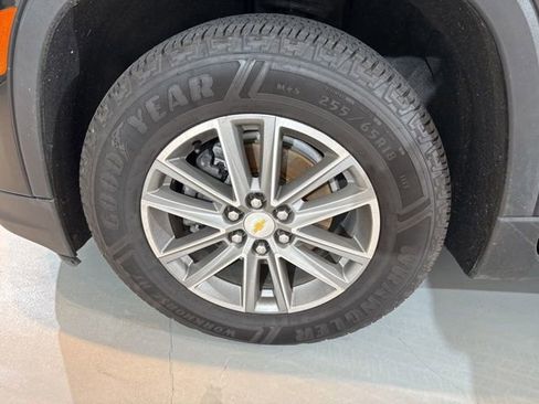 Used 2022 Chevrolet Traverse LT image 6