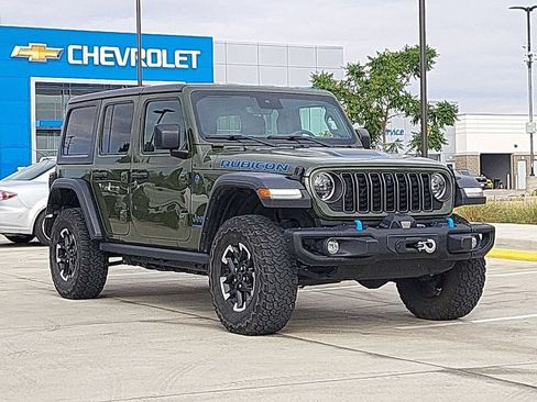 Used 2024 Jeep Wrangler Unlimited Rubicon 4xe w/ Capability Package AWD/4WD image 2