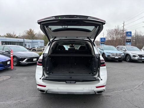 Used 2024 BMW X7 xDrive40i w/ Premium Package AWD/4WD image 12