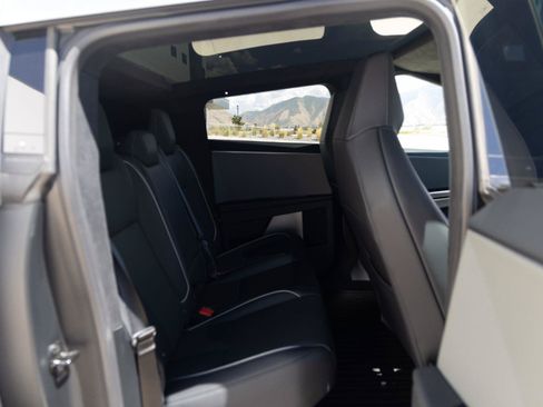 Used 2025 Tesla Cybertruck AWD Crew Cab image 26