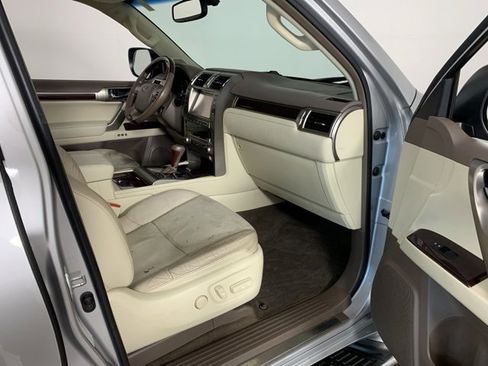 Used 2014 Lexus GX 460 image 23