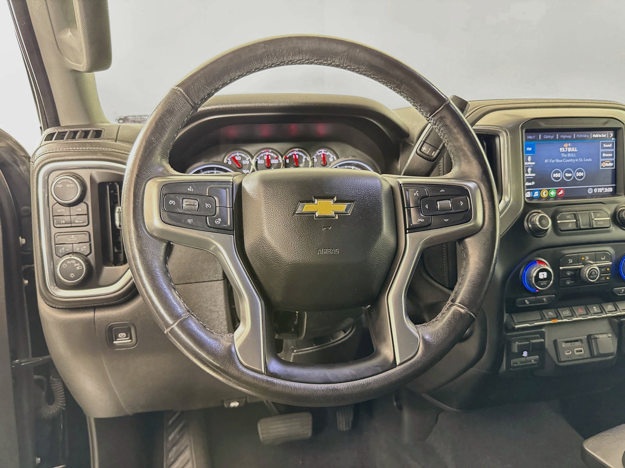 Used 2020 Chevrolet Silverado 1500 LT w/ All-Star Edition AWD/4WD image 12