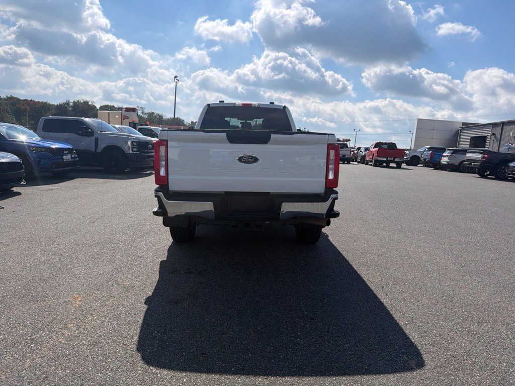 Used 2025 Ford F350 XLT w/ FX4 Off-Road Package AWD/4WD image 9