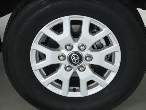 Used 2024 Toyota Tacoma SR image 39