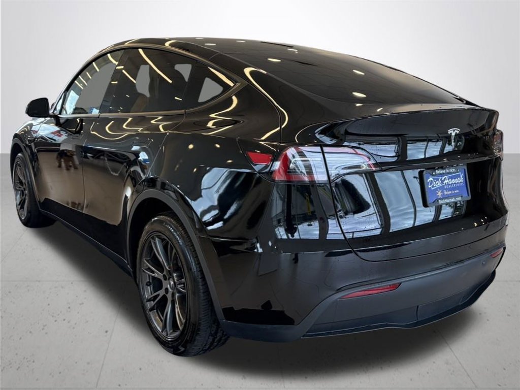Used 2025 Tesla Model Y Long Range RWD image 10