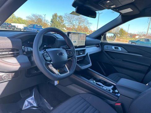 New 2026 Ford Explorer ST-Line w/ ST-Line Street Pack image 5