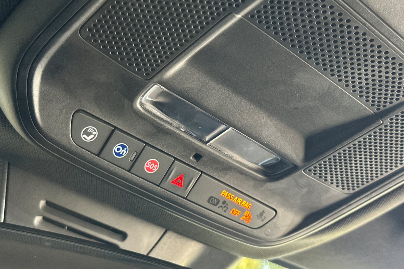 Used 2024 Chevrolet Equinox EV RS FWD image 24