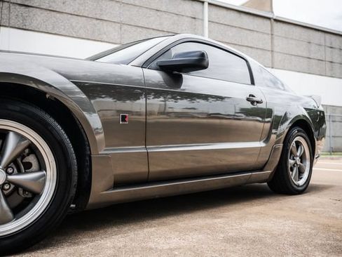 Used 2005 Ford Mustang GT Premium RWD image 27