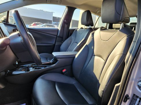 Used 2022 Toyota Prius Prime XLE image 10