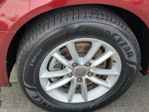 Certified 2020 Dodge Grand Caravan SXT FWD image 25