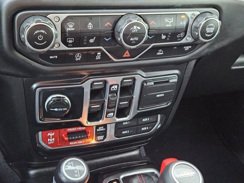 Used 2021 Jeep Gladiator Rubicon w/ Cold Weather Group image 23