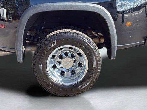 Used 2024 Chevrolet Silverado 3500 High Country w/ High Country Premium Package image 17