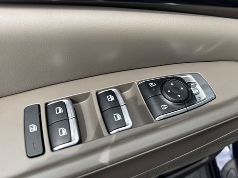 Used 2025 Kia Carnival image 13