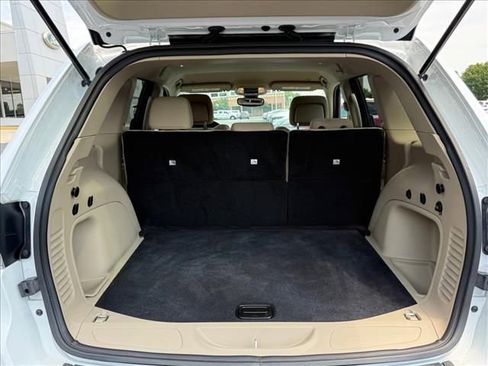 Used 2022 Jeep Grand Cherokee Laredo E RWD image 15