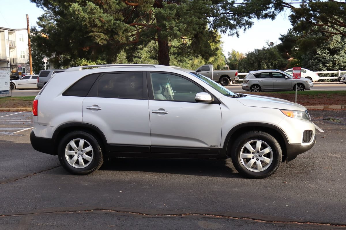 Used 2013 Kia Sorento LX AWD/4WD image 3