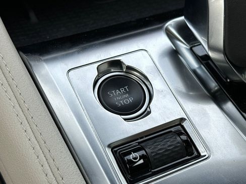 Used 2023 Jaguar F-PACE R-Dynamic S image 34