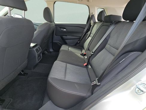 Used 2025 Nissan Rogue SV AWD/4WD image 7