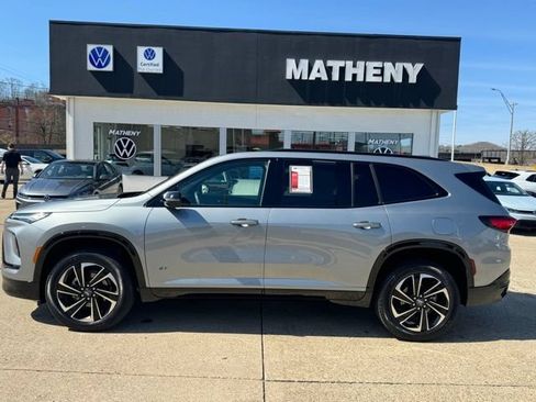 Used 2025 Buick Enclave Sport Touring AWD/4WD image 3