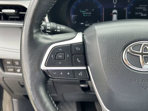 Used 2024 Toyota Highlander Platinum AWD/4WD image 9