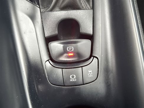 Used 2021 Toyota C-HR LE image 28