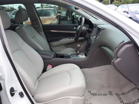 Used 2011 INFINITI G25 x w/ Moonroof Pkg AWD/4WD image 9