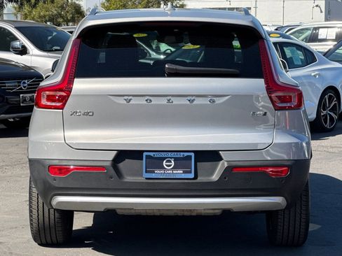 Certified 2025 Volvo XC40 B5 Core image 8